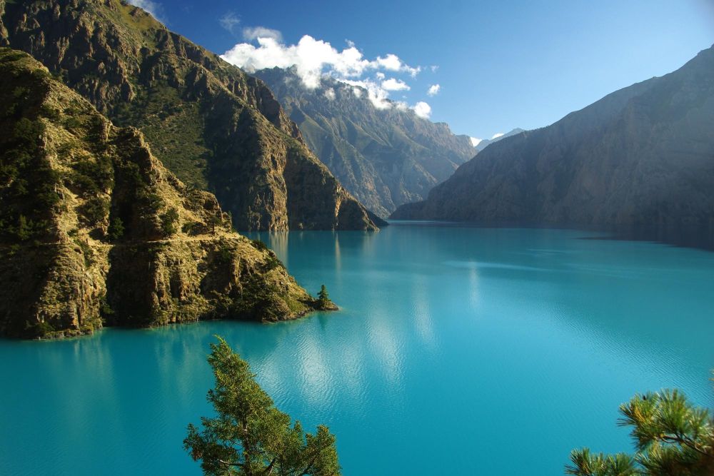 Terres Oubliées lac turquoise du dolpo en nepal