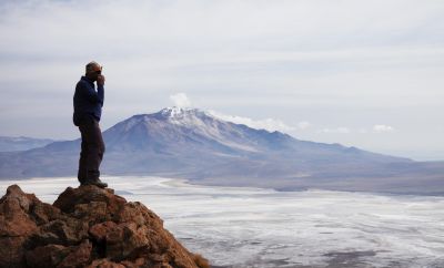 Notre guide et ami Eduardo, au sommet du volcan Chiguana, réserve de Lauca, Chili