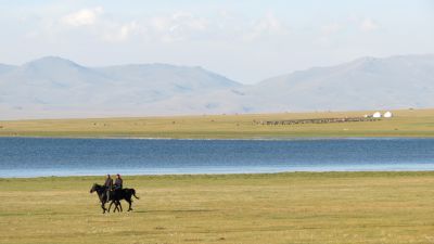 Cavaliers sur le Song Kul