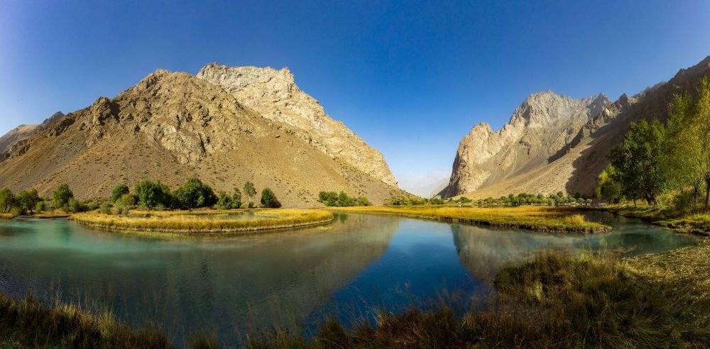 La pureté des lacs de montagne, ici à Chadin dans la vallée de Jizev