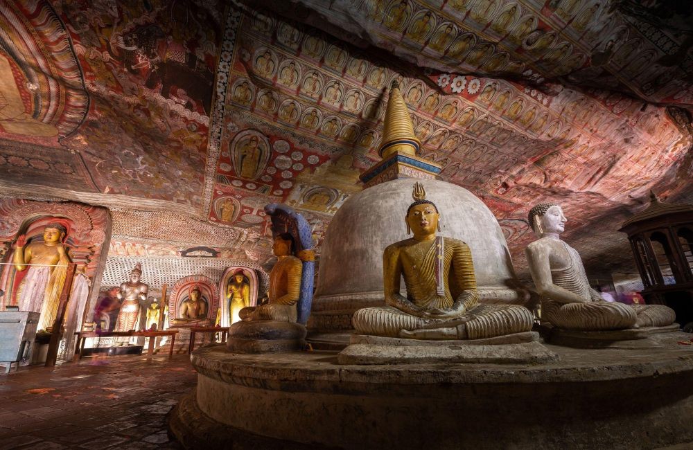 © surangaw - Dambulla Dambulla