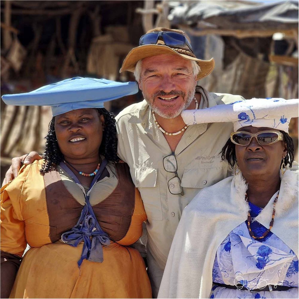 Olivier en compagnie de dames Héréro