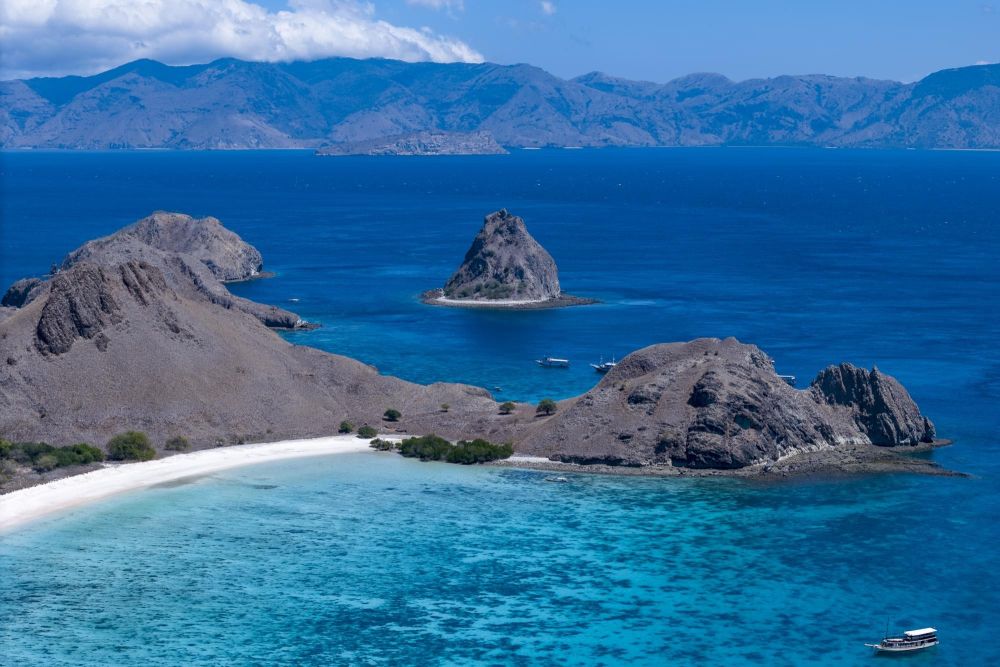 Croisière et plage de l'archipel des Komodo