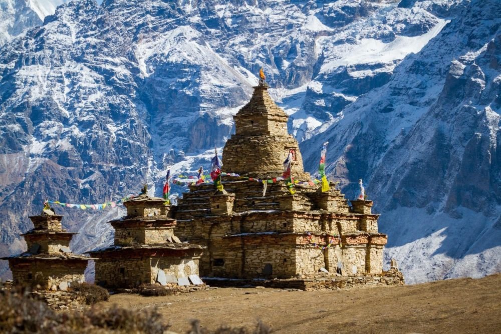 Chorten entre Naar gompa et Naar, devant le Pisang