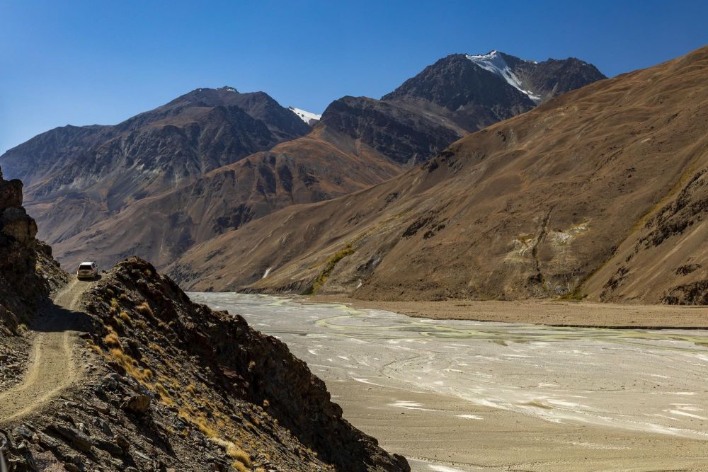 En direction du lac Sarez dans la vallée de Bartang