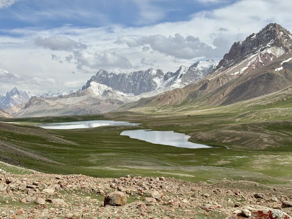 Paysages de lacs et sommets dans le Shimshal, Voyage au Pakistan