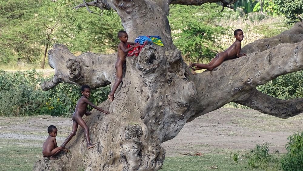 Jeux d'enfants dans le sud Ethiopien
