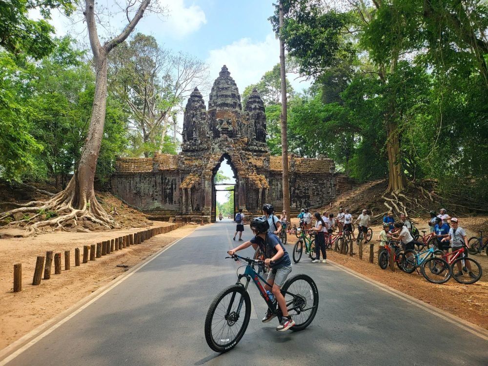 A velo dans les temples d'Angkor