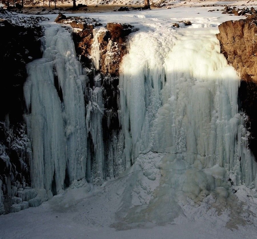 Les fameuses chutes de l'Orkhon , en glace