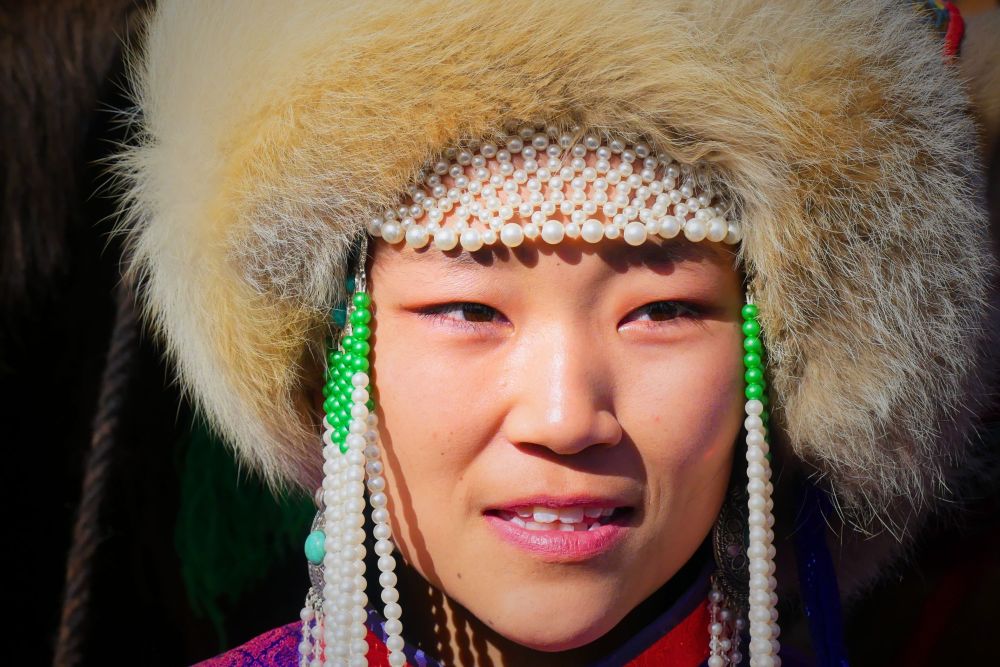 portrait de femme Mongole au festival