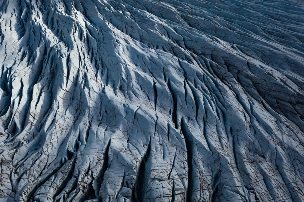 Les sculptures bleutées des glaciers