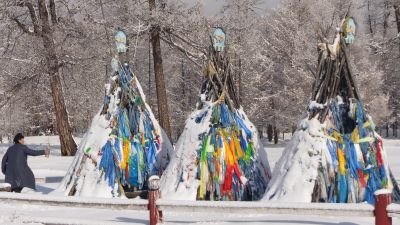 © Matthieu Libeer - Tradition animiste au passage du col à Ulaan Uul Tradition animiste au passage du col à Ulaan Uul