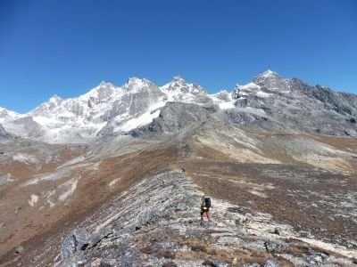 Jour 8 : Acclimatation vers le col du Tashi Laptsa - Syojap (4000m)