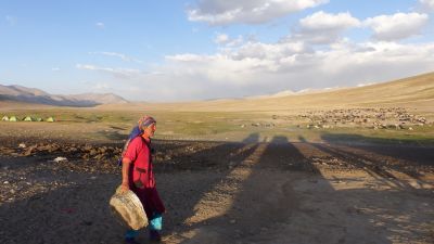 © Matthieu Libeer - Jour 26 : Route de Vrang à Ishkashim dans le couloir de Wakhan et sources de Bibi Fatima Jour 26 : Route de Vrang à Ishkashim dans le couloir de Wakhan et sources de Bibi Fatima