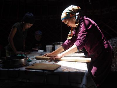 Le quotidien des nomades au lac Son Kul