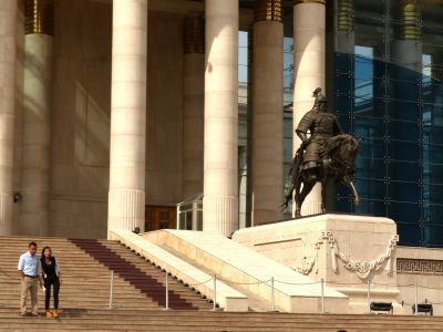 La place de Sukhbaatar à Oulan-Bator