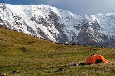 © Matthieu Reynier - Un nouveau bivouac sur un site sublime Un nouveau bivouac sur un site sublime