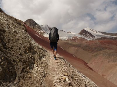© Matthieu Libeer - Le sentier qui nous amène au Camp 1 Le sentier qui nous amène au Camp 1