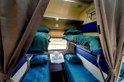 © Stéphanie Kergourlay - Costume traditionnel  ouzbek Costume traditionnel  ouzbek