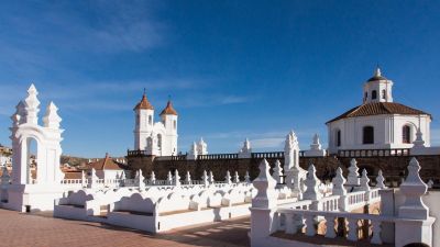 © Terres Oubliées - Jour 9 : Vol la Paz - Sucre et visite de la "ville blanche" 2800 m Jour 9 : Vol la Paz - Sucre et visite de la "ville blanche" 2800 m