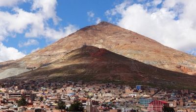 © Terres oubliées - Le fameux Cerro Rico de Potosi.. la génèse du capitalisme en Europe Le fameux Cerro Rico de Potosi.. la génèse du capitalisme en Europe