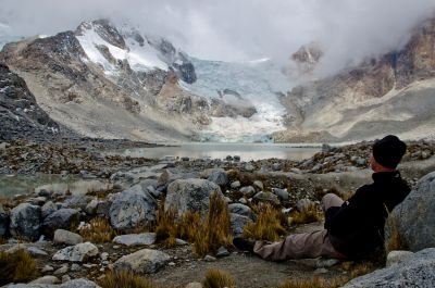 Instant de contemplation au somptueux bivouac sur la lagune Chilata