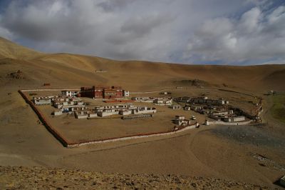 © Luis AZUA - Jour 9 : suite de la Khora du lac Manasarovar de Seralung Gompa à Trugo Gompa Jour 9 : suite de la Khora du lac Manasarovar de Seralung Gompa à Trugo Gompa
