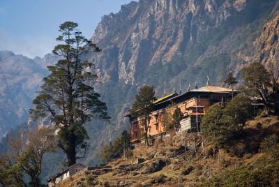 © Terres Oubliées - Jour 5. Sekatum à Thyangna (2400m) Jour 5. Sekatum à Thyangna (2400m)