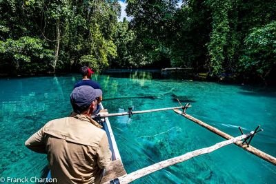 Jour 11 : Vol matinal pour l’île d’Espiritu Santo, visite d’un blue hole, installation à l’hôtel et visite de la côte Nord Est de l’île dans l’après-midi. Hôtel de charme pour 2 nuits