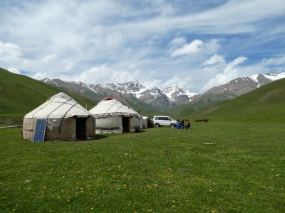 © Terres oubliées - Le djailoo de la famille ddans les montagnes d'at Bachy Le djailoo de la famille ddans les montagnes d'at Bachy