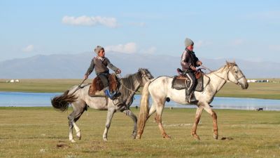 © Florian Grally - Démonstration de Bouzkachi au lac Song Kul Démonstration de Bouzkachi au lac Song Kul