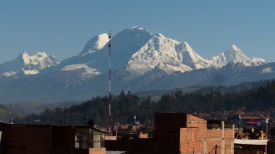 © Matthieu Libeer - La vue du Huascaran, le point culminant de la Cordillère Blanche  depuis Huaraz, le Chamonix péruvien La vue du Huascaran, le point culminant de la Cordillère Blanche  depuis Huaraz, le Chamonix péruvien