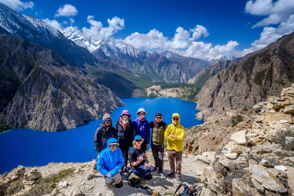 photo de petit groupe de trekkeurs au nepal - © Nicolas Fragicomo