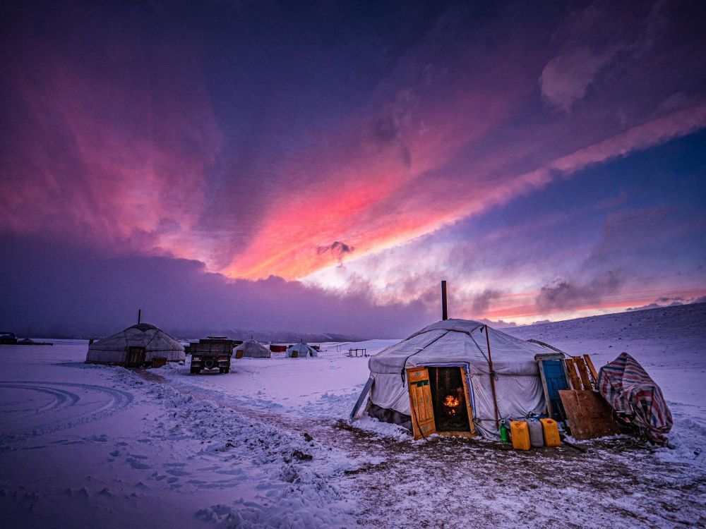 coucher de soleil sur un campement nomade voyage en mongolie - &copy; Nicolas Fragiacomo