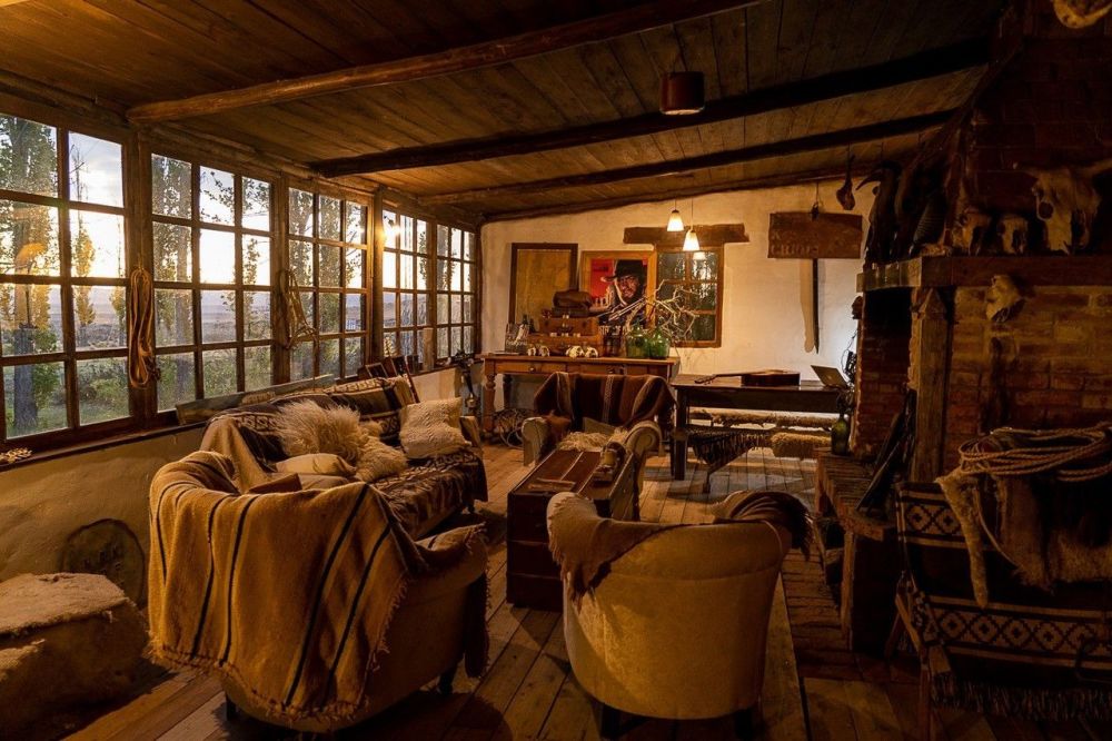 interieur cosy d'un estancia en patagonie - &copy; Matthieu Reynier