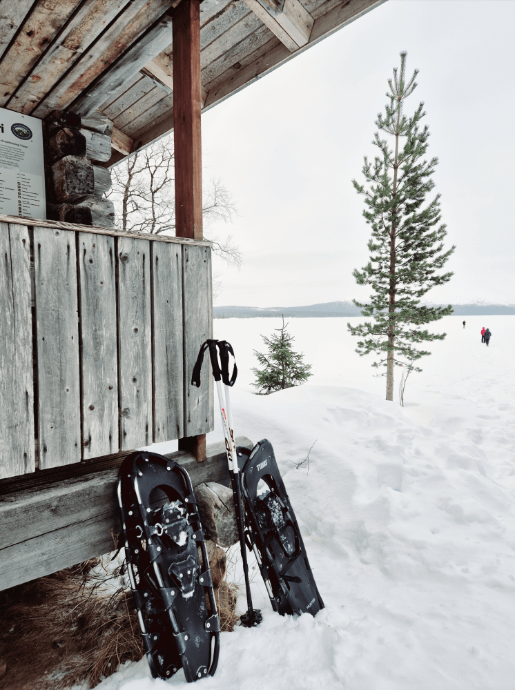 pause dans un petit chalet lors d'un randonnée raquette en laponie - &copy; Ana Cacheira Poinson