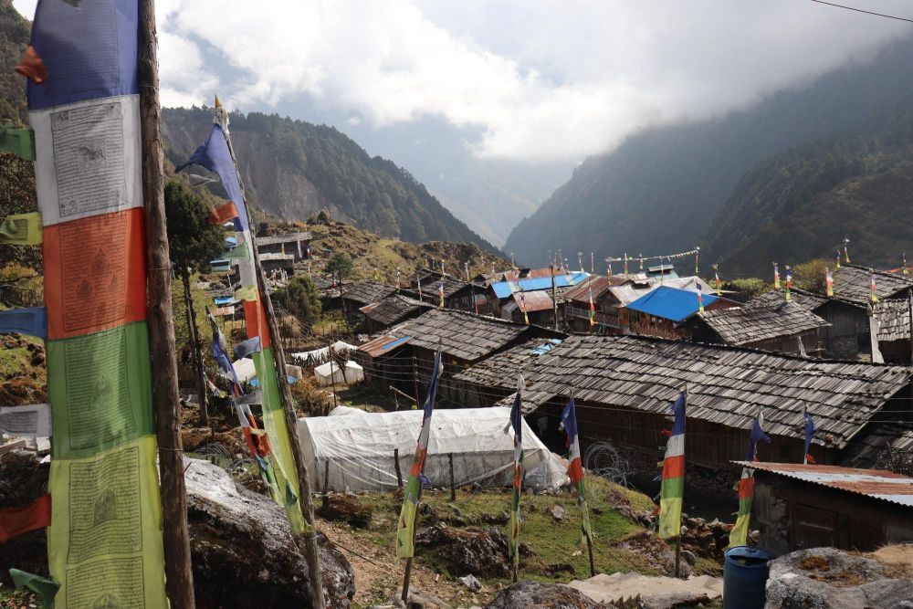 village tibetain des montagnes au nepal - &copy; Stéphanie Kergourlay