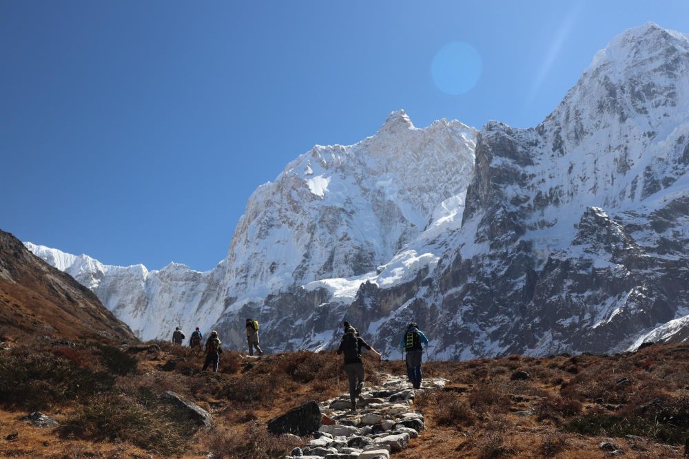 trekkeurs sur les sentiers du nepal - &copy; Stéphanie Kergourlay