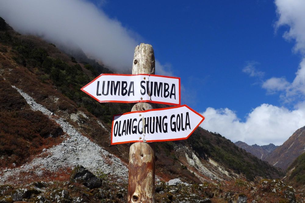 panneau de signalisation nepalais - &copy; Alexandre Ulcakar