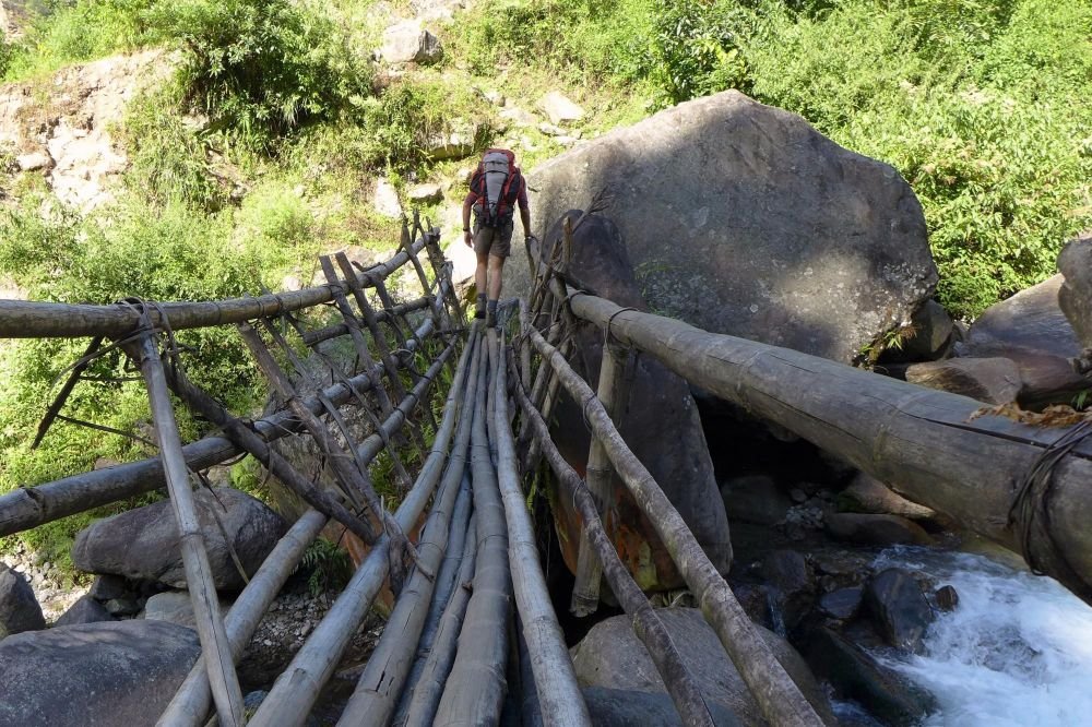 passage sur un point de bois au nepal - &copy; Alexandre Ulcakar