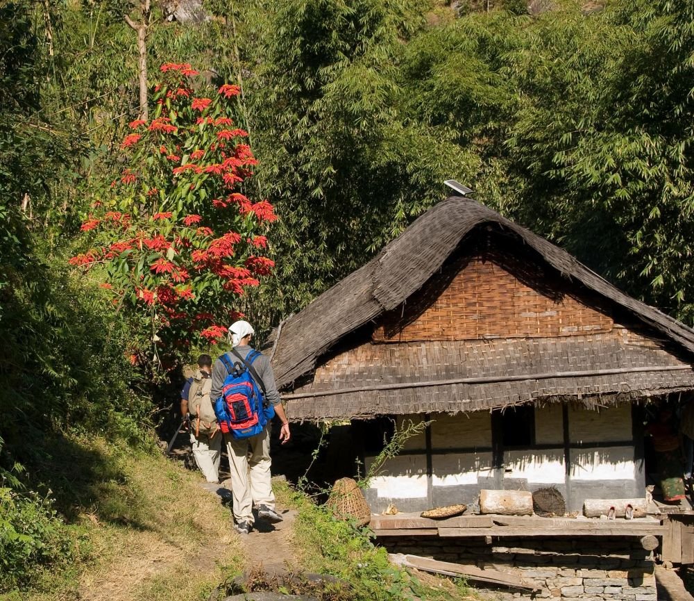 traversée d'un village de montagne au nepal - &copy; Alexandre Ulcakar