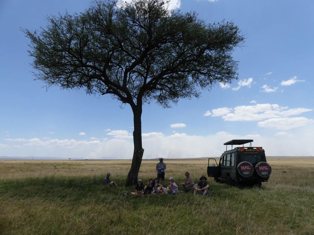pause déjeuner au coeur de la savane lors d'un safari en famille au Kenya - &copy; Sandrine Pinard