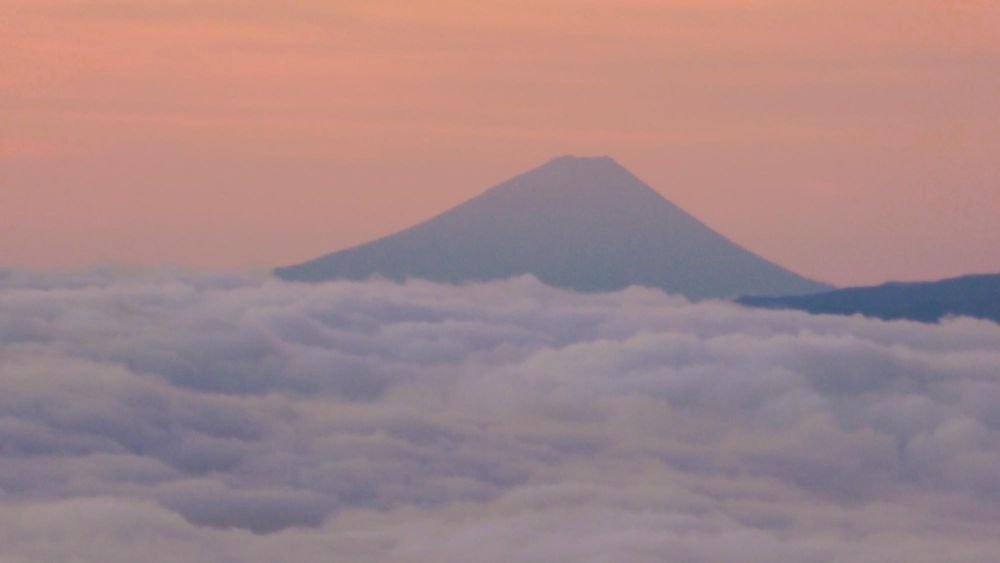 montagnes dans la brume, voyage et randonnée au japon - &copy; Samuel Bernard