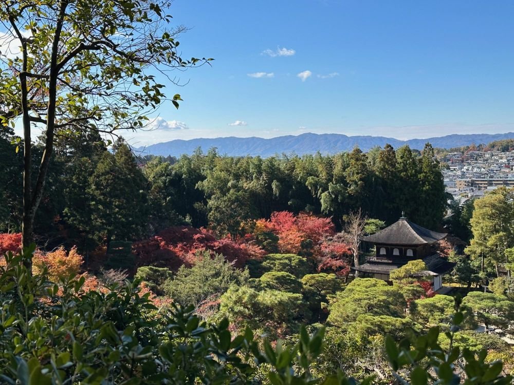 paysage et temple voyage au Japon - &copy; Xavier Serpantié