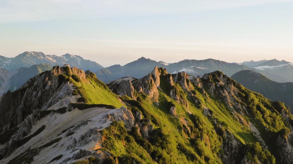 vue panoramique sur les sommets randonnée au japon - &copy; Samuel Bernard