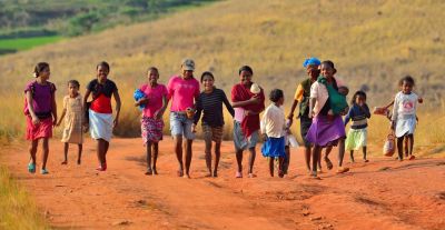 groupe d'enfants malgaches - &copy; Asa
