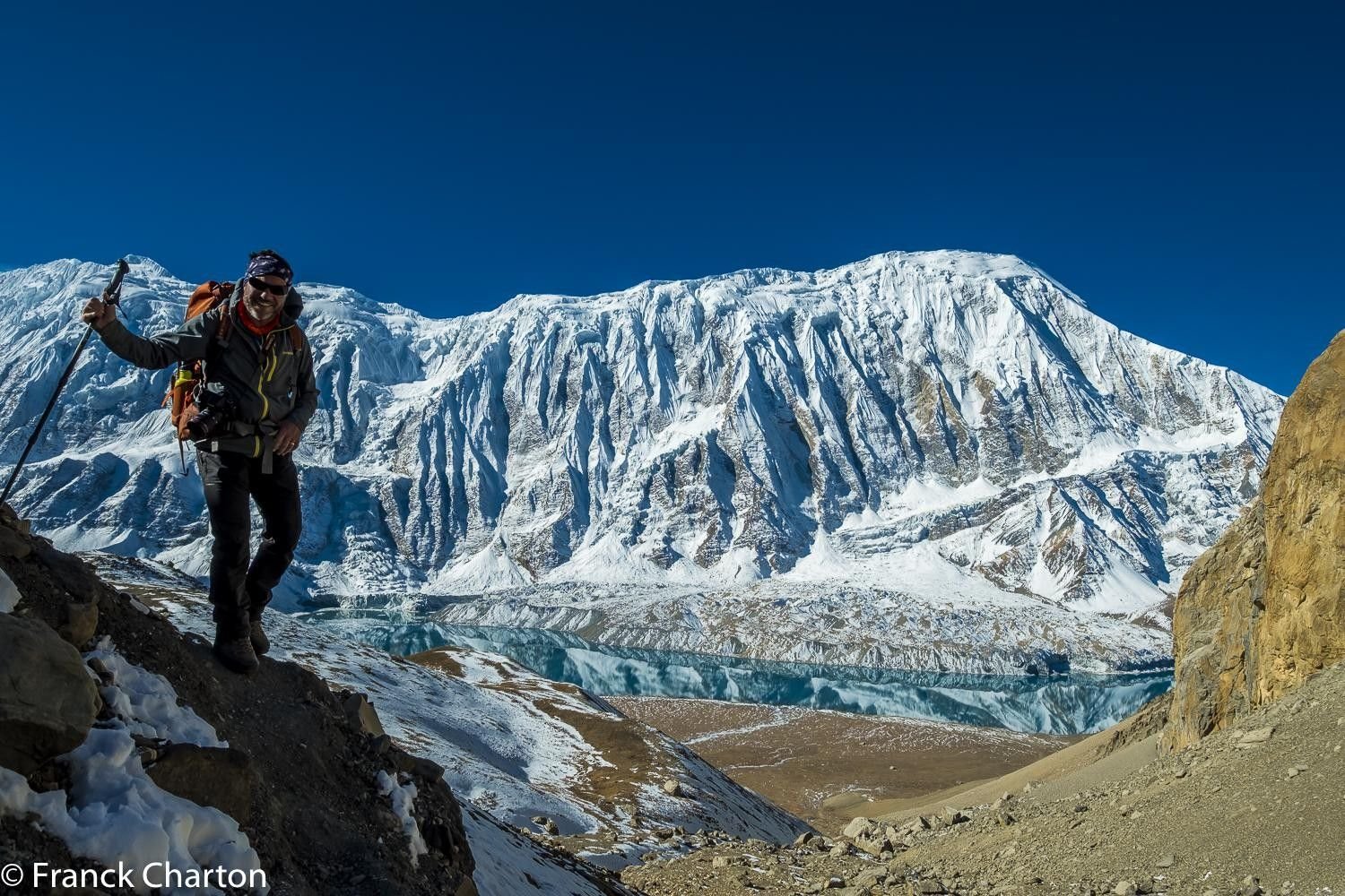 Trekkeur sur les sentiers des Annapurnas, Népal