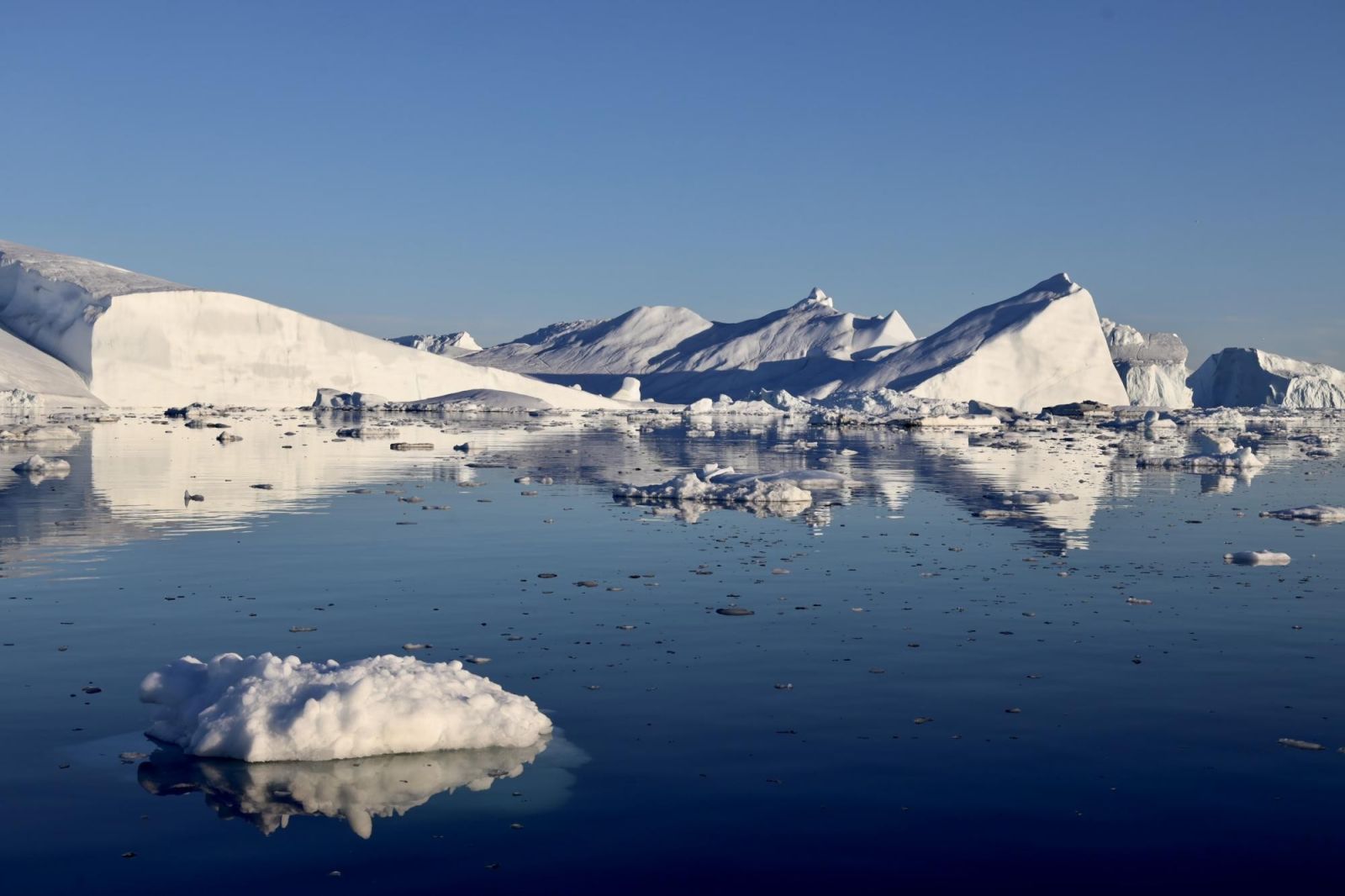 © Valerie Menu - Glaciers et icebergs de la Baie de Disko icebergs de la baie disko au Groenland