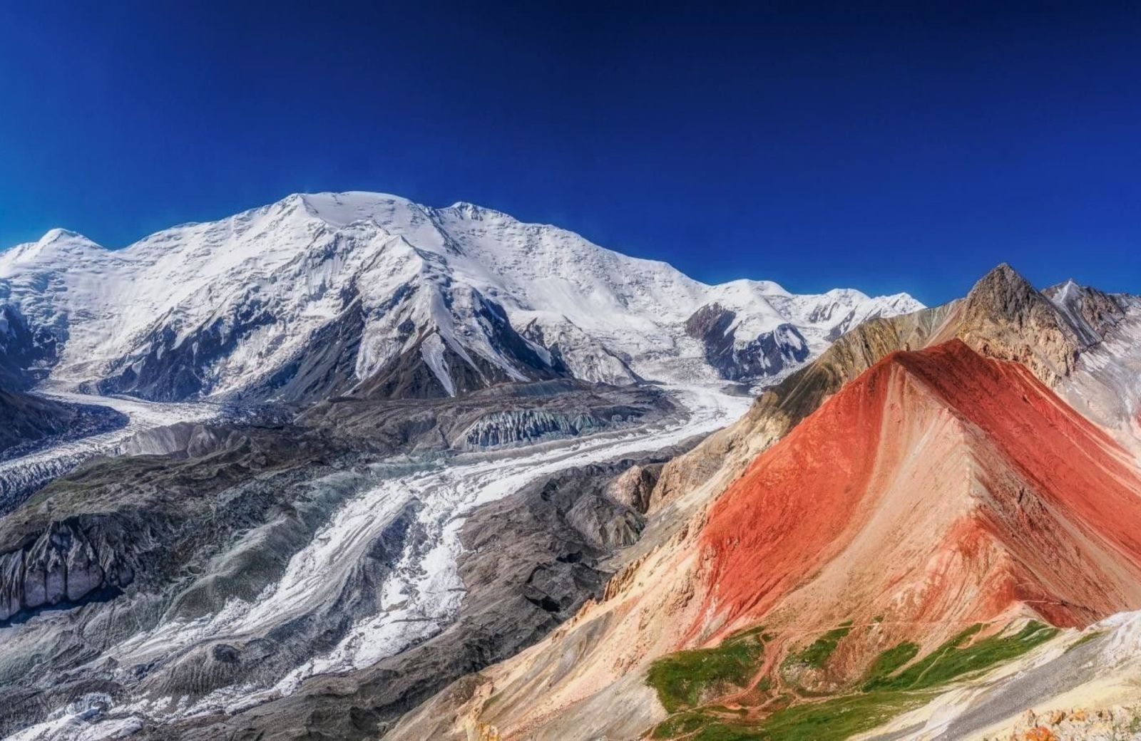 Paysage incroyable au coeur du Pamir