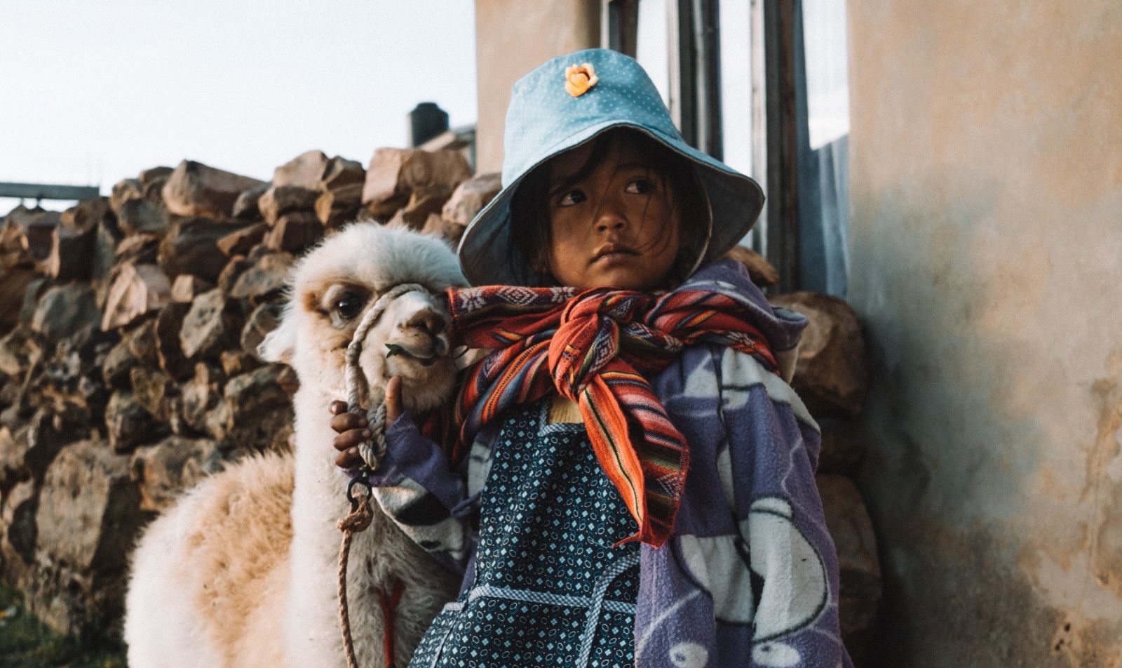 © Alex Azabache - Visages et paysages de l'Altiplano   Jeune fille Aymara